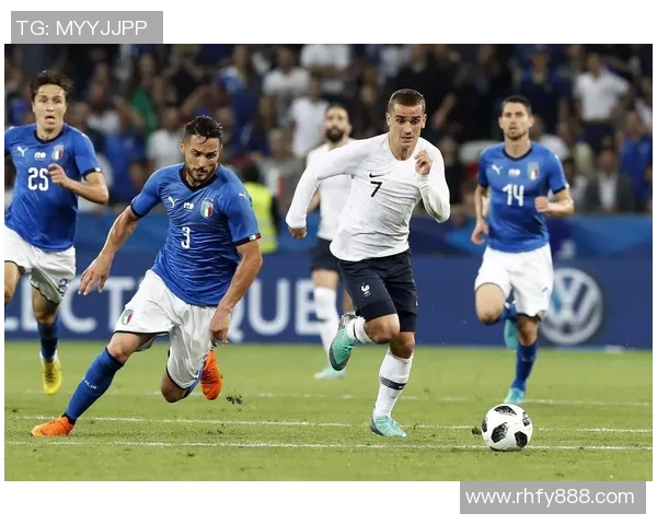 意大利队在友谊赛中以一球小胜捷克队展现强劲实力